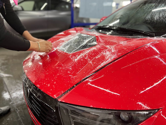 Auto deportivo brillante de Henderson NV transformado a acabado mate satinado con PPF de Acabado Satinado de Polar Tint
